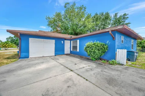 572 NW La Brea Avenue Port St Lucie FL 34983