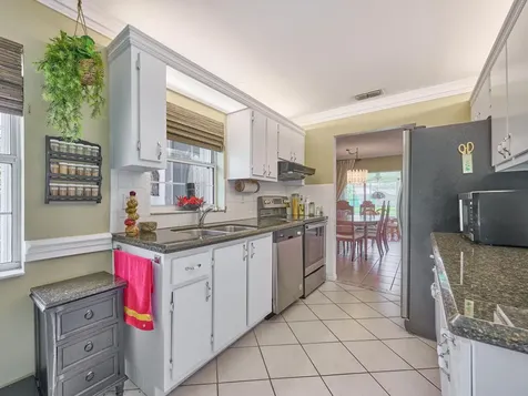 7261 Pine Forest Circle Lake Worth FL 33467