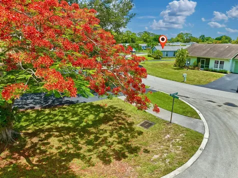 7261 Pine Forest Circle Lake Worth FL 33467