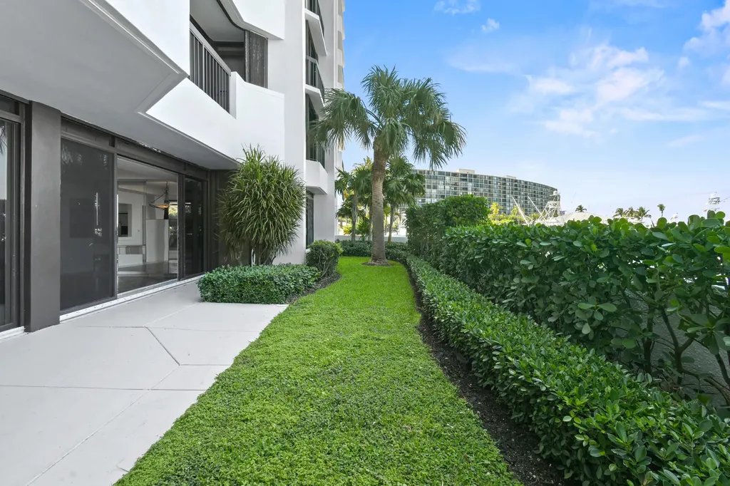 108 Lakeshore Drive North Palm Beach FL 33408