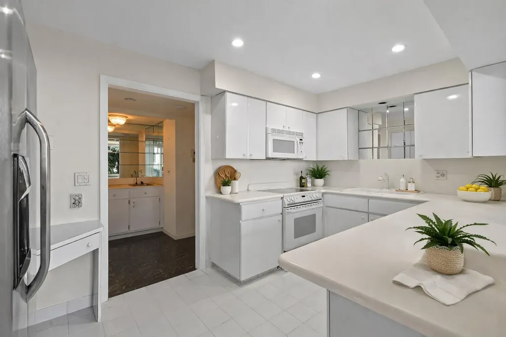 108 Lakeshore Drive North Palm Beach FL 33408