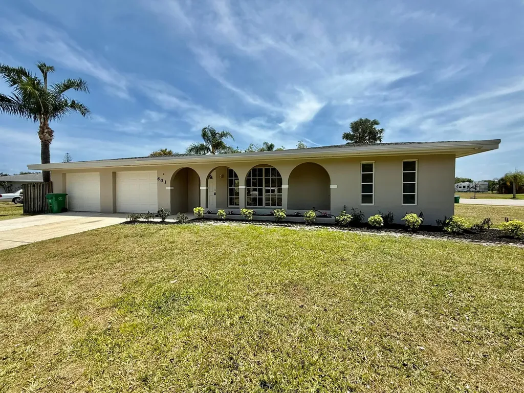 601 SW Ivanhoe Drive Port St Lucie FL 34983