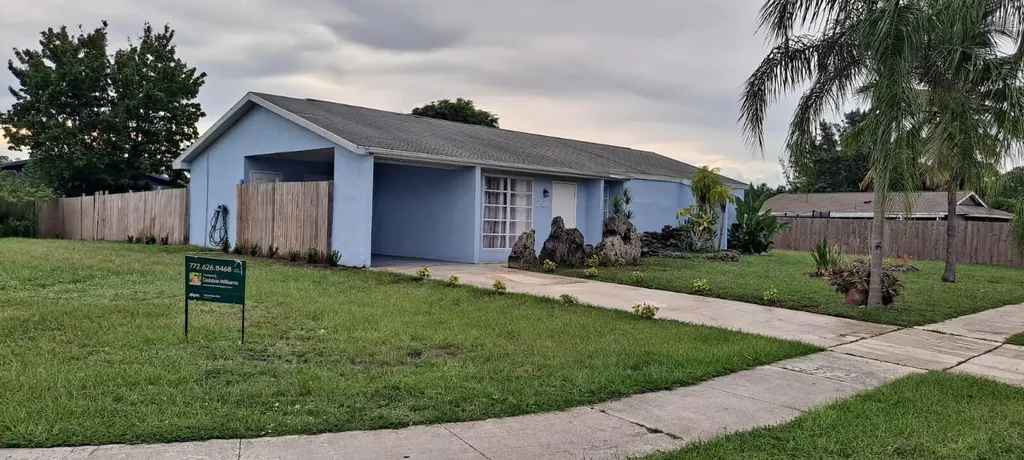 201 NE Solida Circle Port St Lucie FL 34983