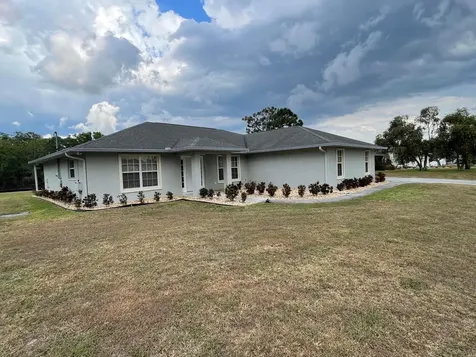 145 SW Hawthorne Circle Port St Lucie FL 34953