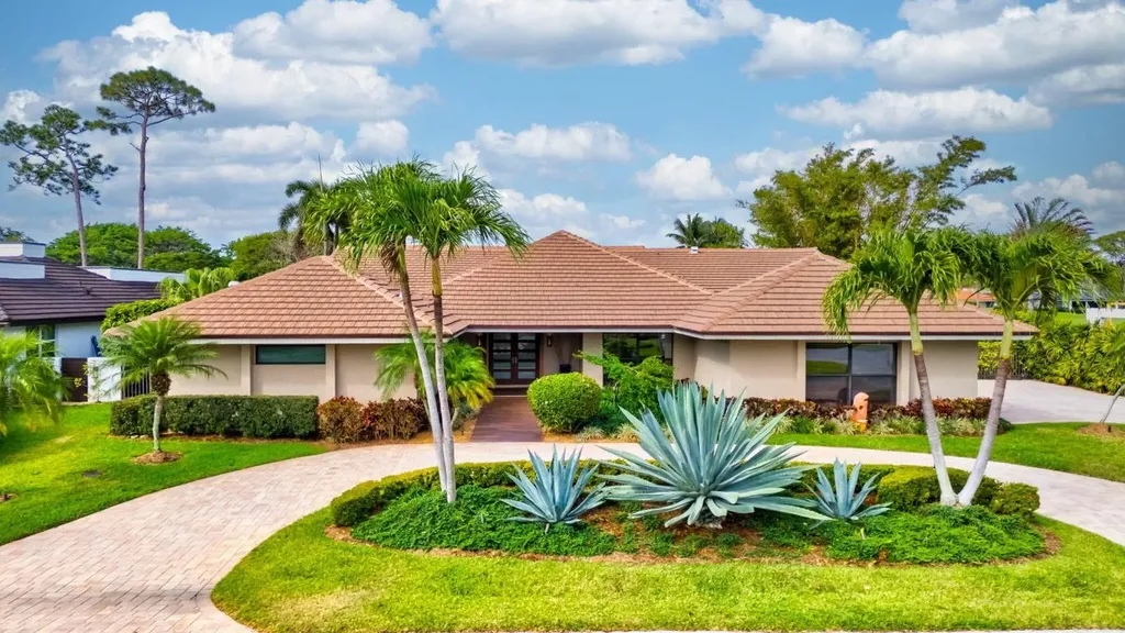4668 Wildewood Drive Delray Beach FL 33445