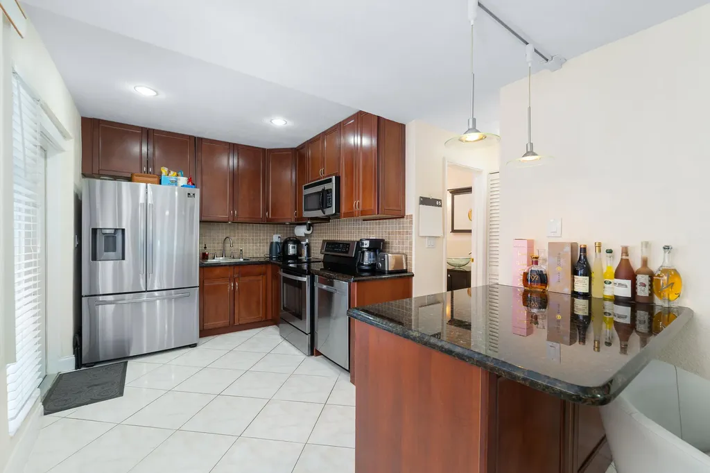 4521 NE 21st Avenue Fort Lauderdale FL 33308