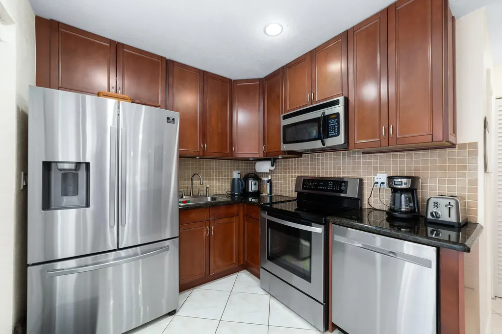 4521 NE 21st Avenue Fort Lauderdale FL 33308