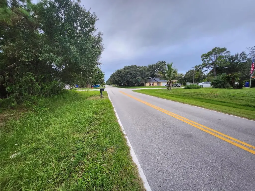 2420 85th Court Vero Beach FL 32966