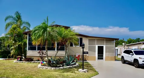 4735 SE Dogwood Terrace Stuart FL 34997