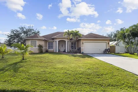 2001 SE Parrot Street Port St Lucie FL 34952