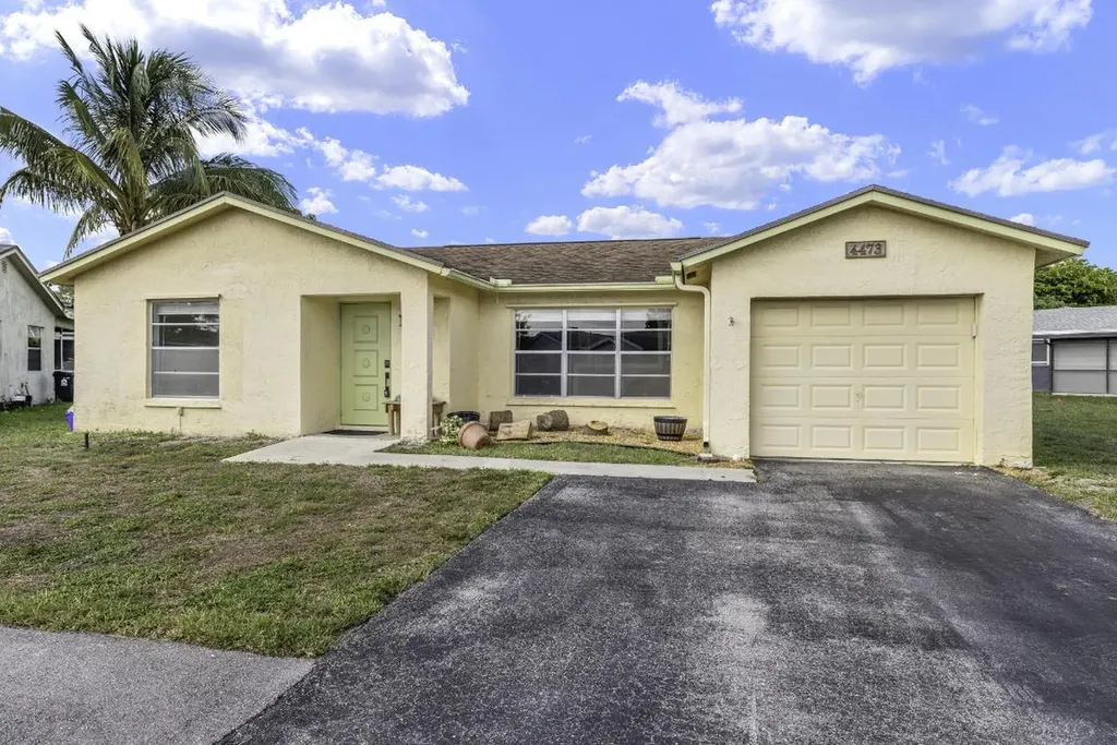 4473 Pine Garden Lane Lake Worth FL 33467