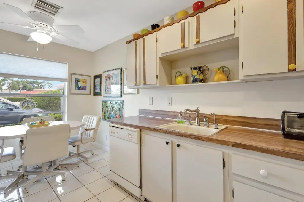 5200 Privet B Place Delray Beach FL 33484