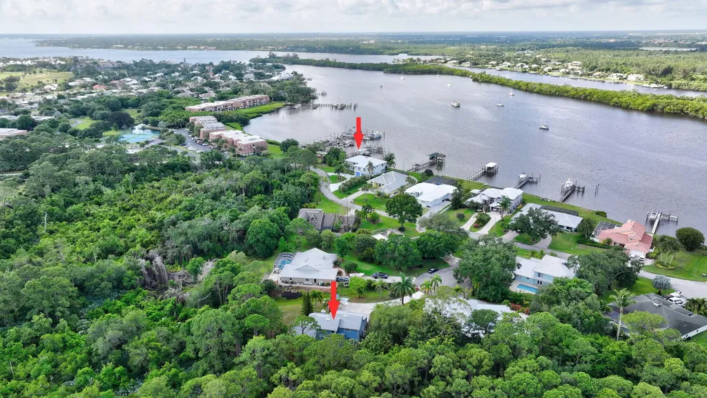 1013 SE Kitching Cove Lane Port St Lucie FL 34952
