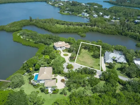 2660 Riverview Court Vero Beach FL 32963