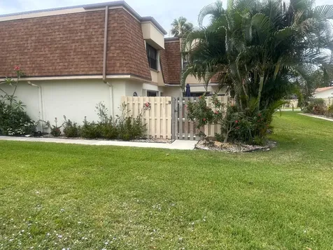 2633 NW 7th Court Delray Beach FL 33445