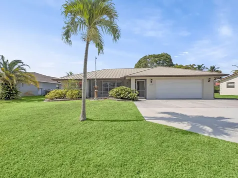 1134 SE Mendavia Avenue Port St Lucie FL 34952