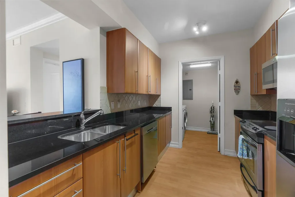 101 SE 20th Avenue Deerfield Beach FL 33441