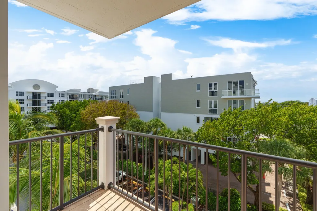 101 SE 20th Avenue Deerfield Beach FL 33441