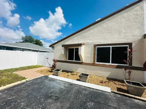 7221 SW 14th Street North Lauderdale FL 33068