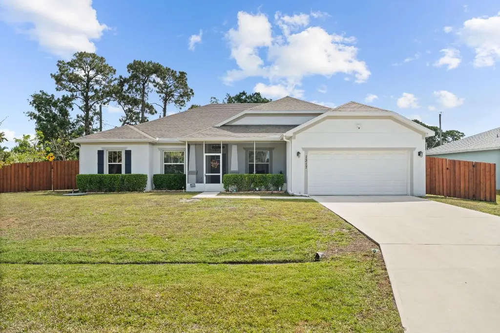 1317 SE Odonnell Lane Port St Lucie FL 34983
