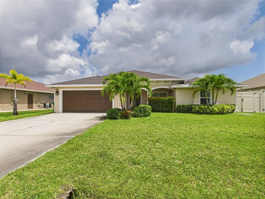5793 NW Esau Avenue Port St Lucie FL 34986