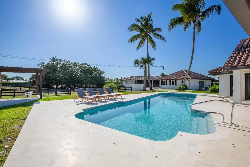 2184 Appaloosa Trail Wellington FL 33414