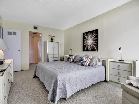 100 Bayview Drive Sunny Isles Beach FL 33160