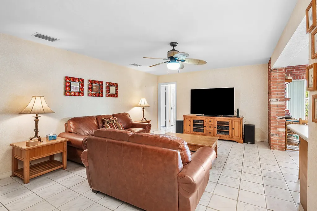 3163 NE 8th Avenue Boca Raton FL 33431