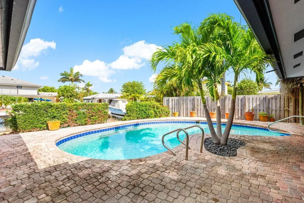 3163 NE 8th Avenue Boca Raton FL 33431