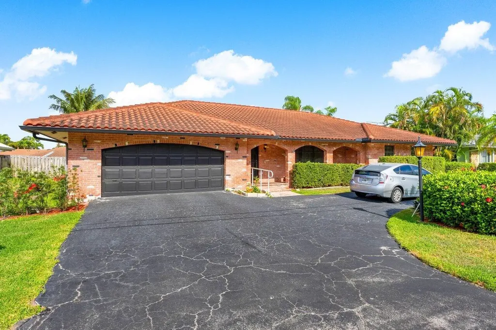 3163 NE 8th Avenue Boca Raton FL 33431