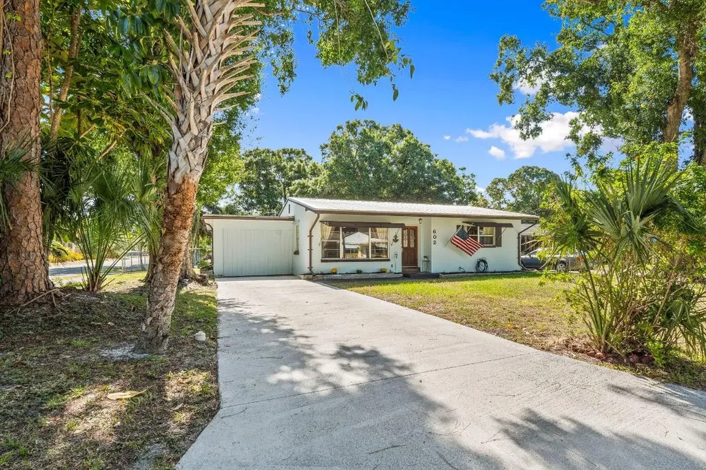 602 S 15th Court Fort Pierce FL 34950