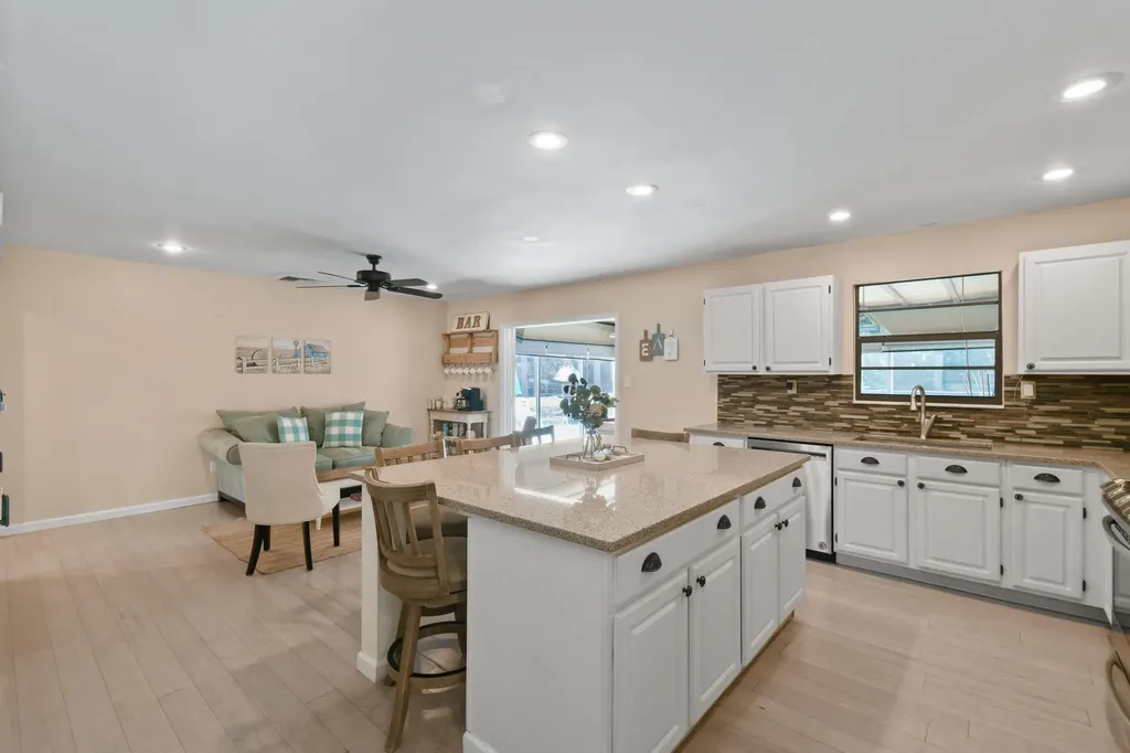 15739 N 75th Way N Palm Beach Gardens FL 33418