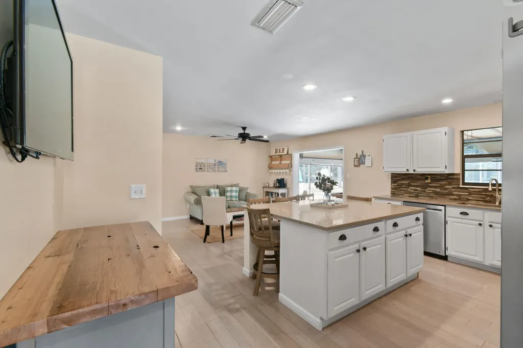 15739 N 75th Way N Palm Beach Gardens FL 33418