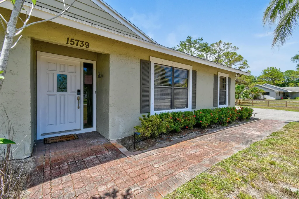 15739 N 75th Way N Palm Beach Gardens FL 33418