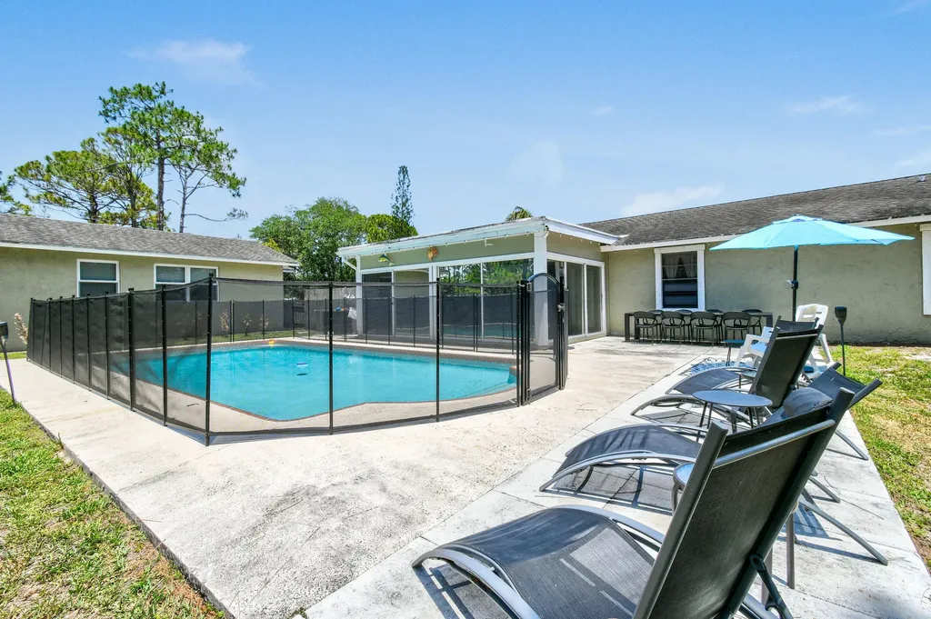 15739 N 75th Way N Palm Beach Gardens FL 33418