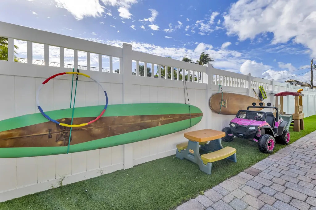 348 SE 18th Avenue Deerfield Beach FL 33441