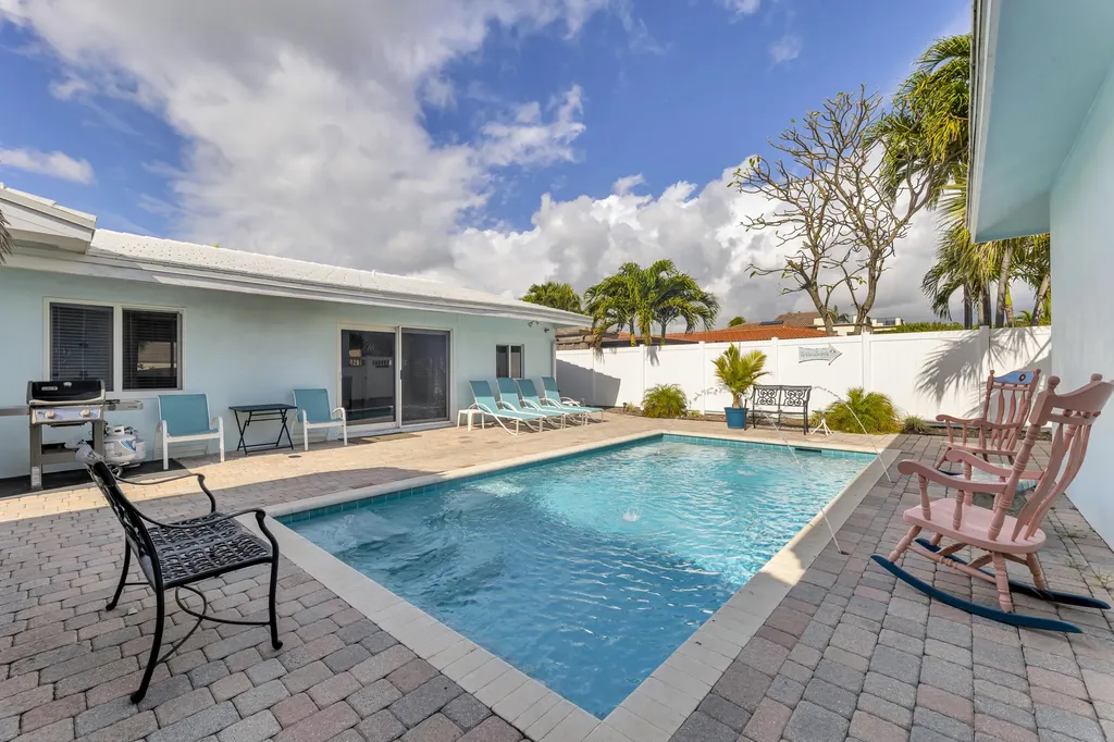 348 SE 18th Avenue Deerfield Beach FL 33441