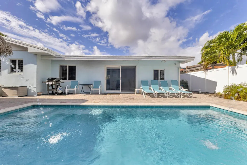 348 SE 18th Avenue Deerfield Beach FL 33441