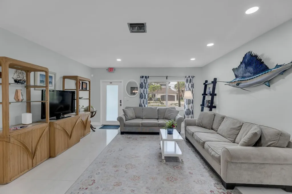 348 SE 18th Avenue Deerfield Beach FL 33441
