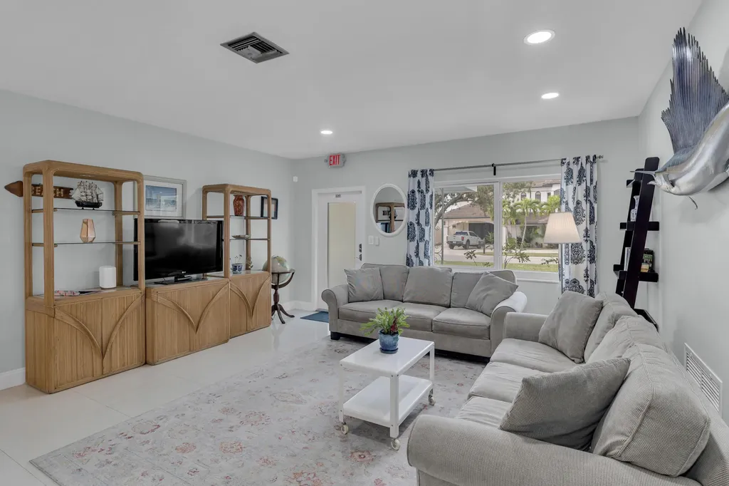 348 SE 18th Avenue Deerfield Beach FL 33441