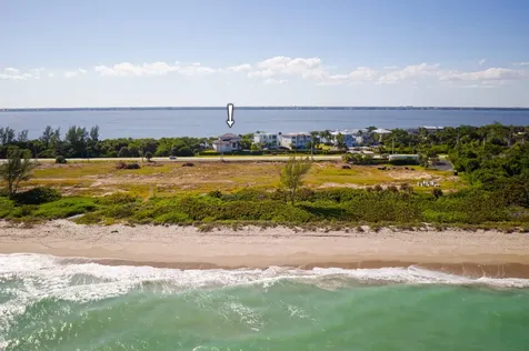 7683 Pelican Pointe Drive Jensen Beach FL 34957