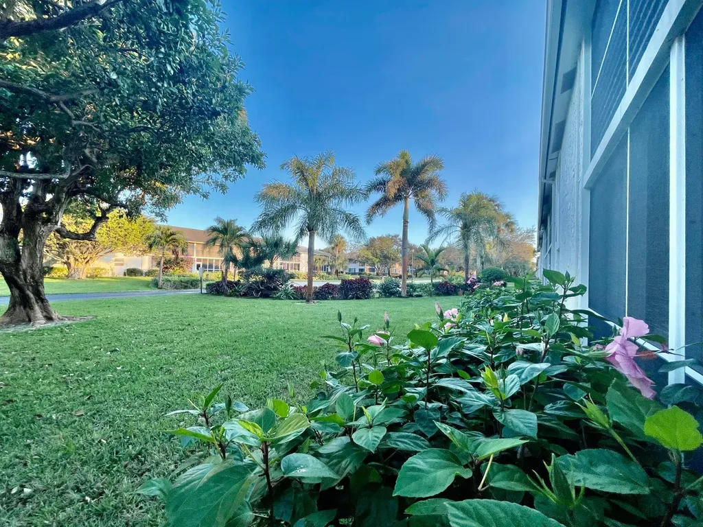 10 Garden Street Tequesta FL 33469