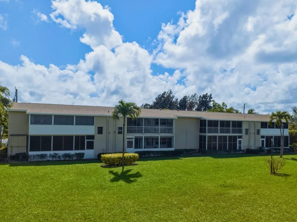301 Circle Drive S Boynton Beach FL 33435