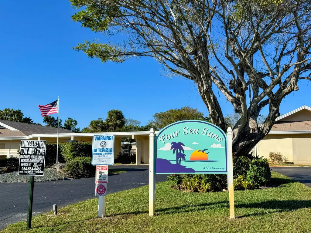 301 Circle Drive S Boynton Beach FL 33435