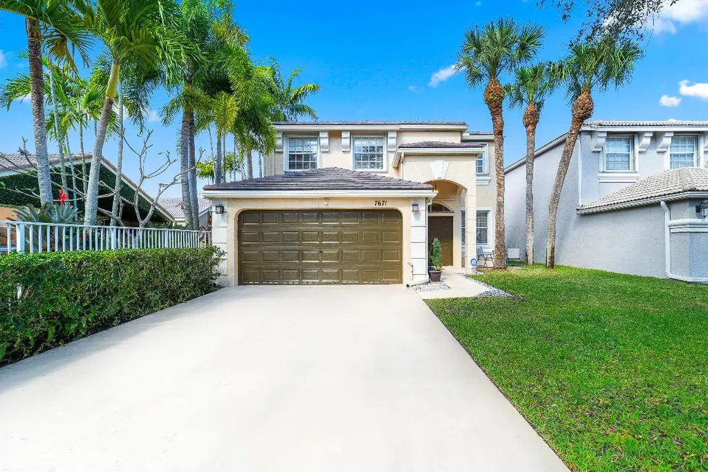 7671 Oak Grove Circle Lake Worth FL 33467