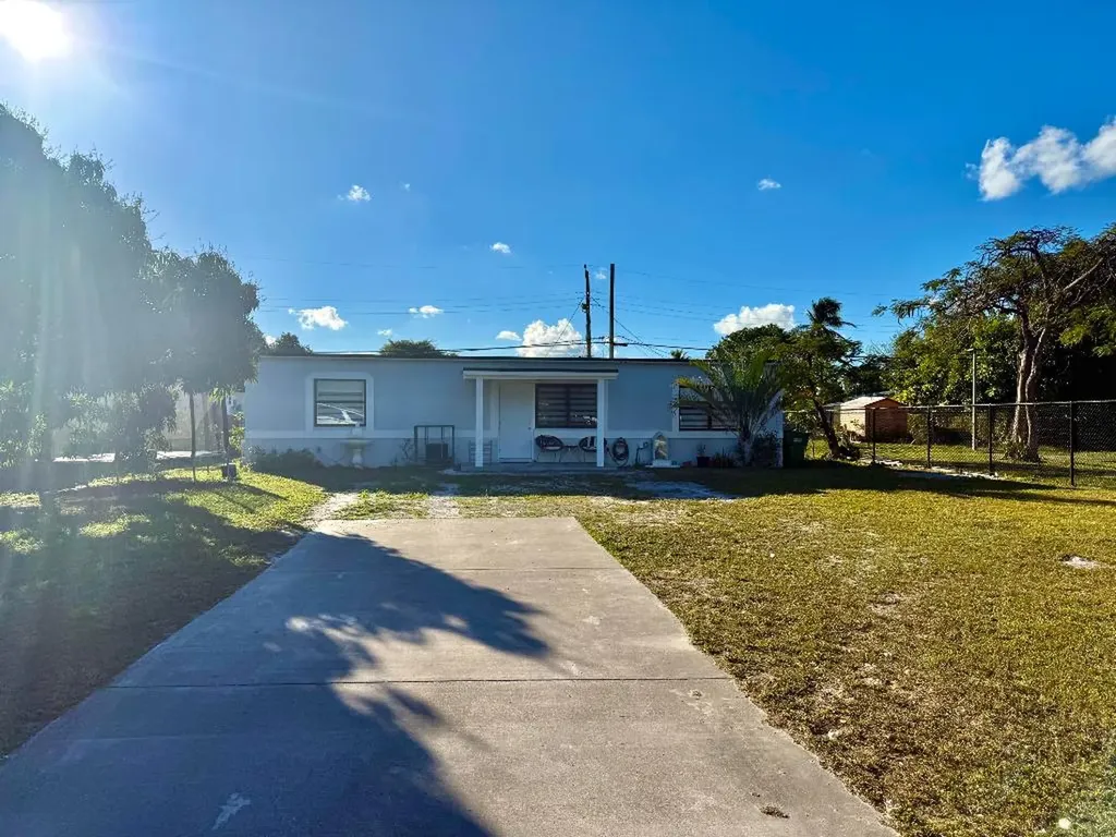 303 NW 28 Way Fort Lauderdale FL 33311