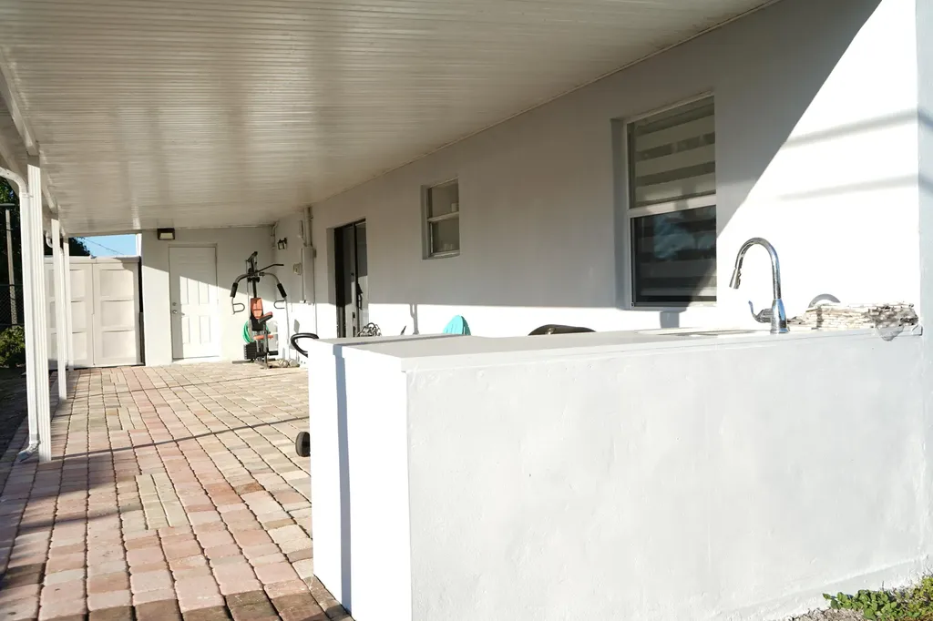 303 NW 28 Way Fort Lauderdale FL 33311