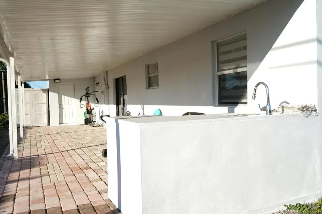303 NW 28 Way Fort Lauderdale FL 33311