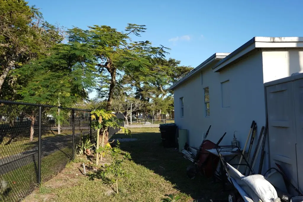 303 NW 28 Way Fort Lauderdale FL 33311