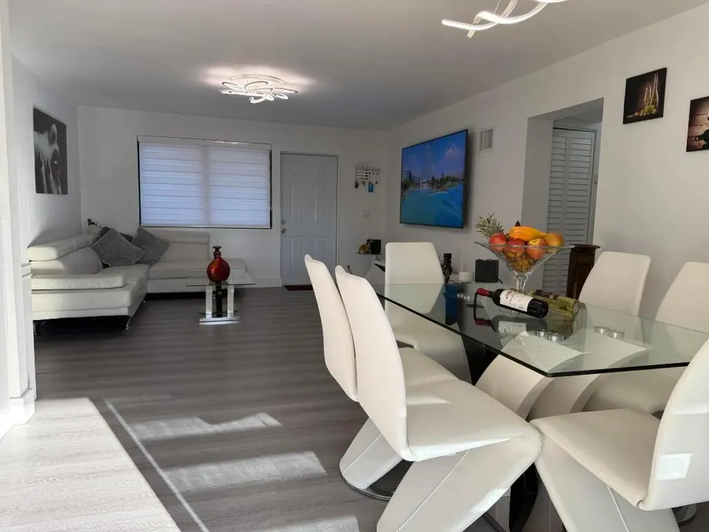 303 NW 28 Way Fort Lauderdale FL 33311